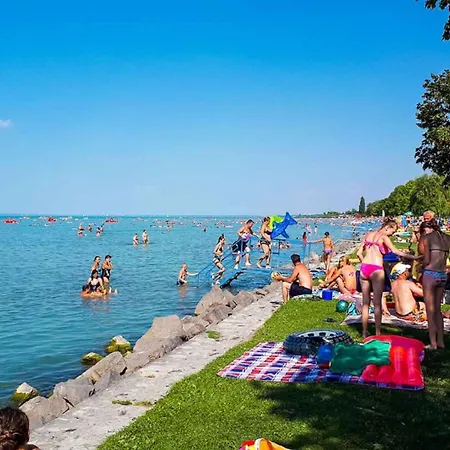 In Zamardi/balaton 20369 アパート